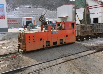 10噸架線式電機(jī)車山東金礦現(xiàn)場